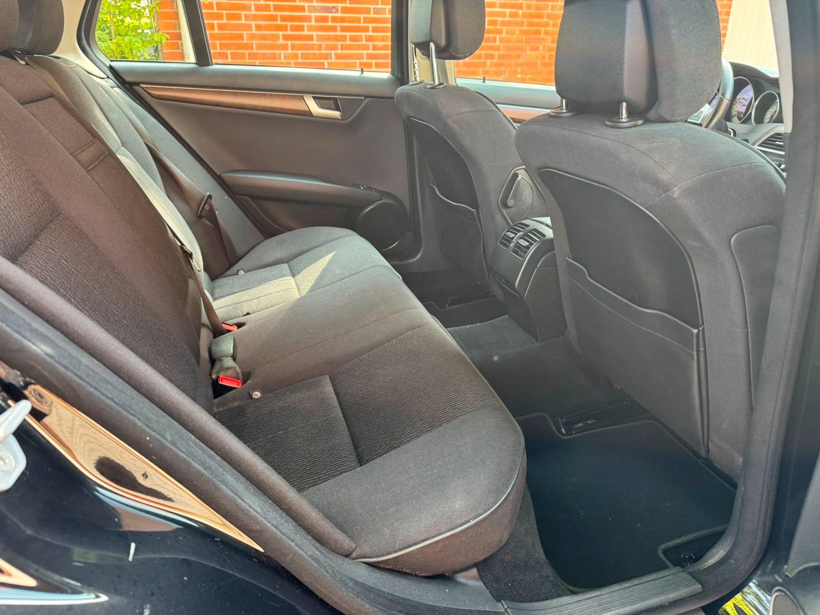 Mercedes-Benz C180 2013 — photo 10