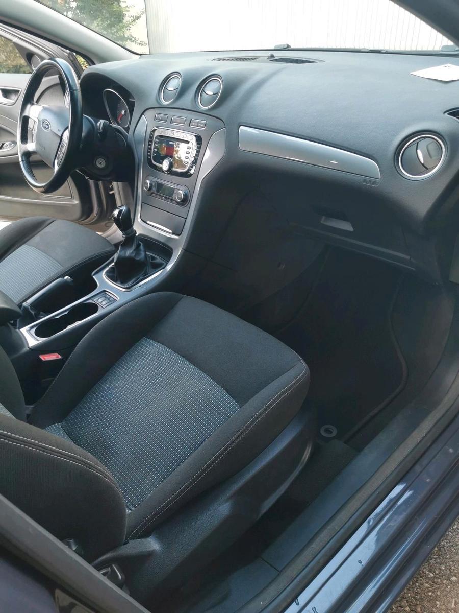 Ford Mondeo 2010 — engine 125 HP (92kW)