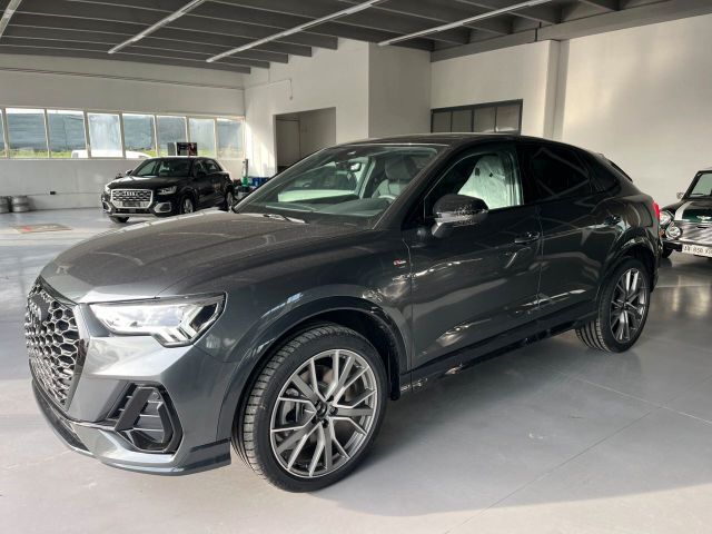 Andere Audi Q3 SPB 40 TDI quattro S tronic Identity Bla