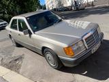 Mercedes-Benz 230 - Mercedes-Benz 230 in Leipzig