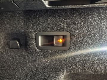 Fahrzeugbestand 34 Skoda Kodiaq 2.0 TDI 4x4 Sportline Pano AHK 7-Sitze