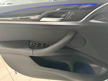 Fahrzeugabbildung BMW X3 xD20i xLine DAB HiFi Navi Kamera DrivAsis LED