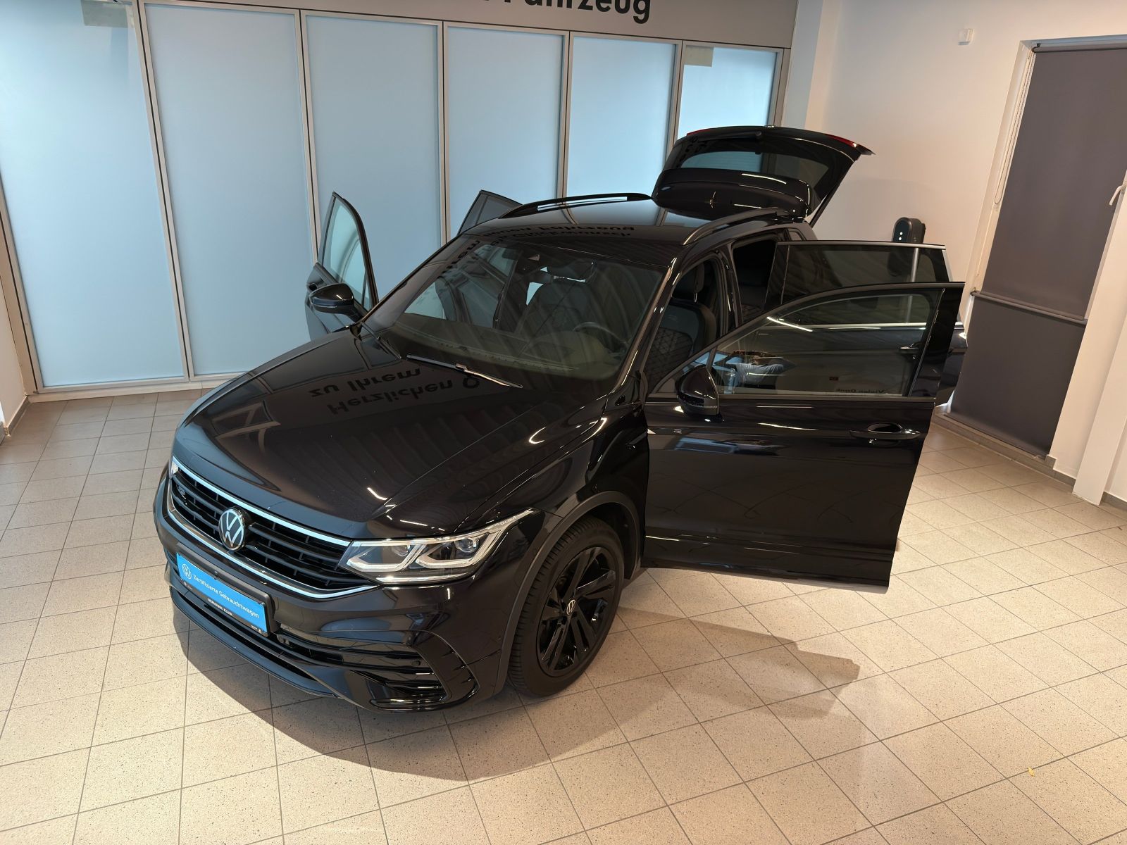 Volkswagen Tiguan 2.0 TSI R-Line 4Motion Area-View El. Hec foto 2