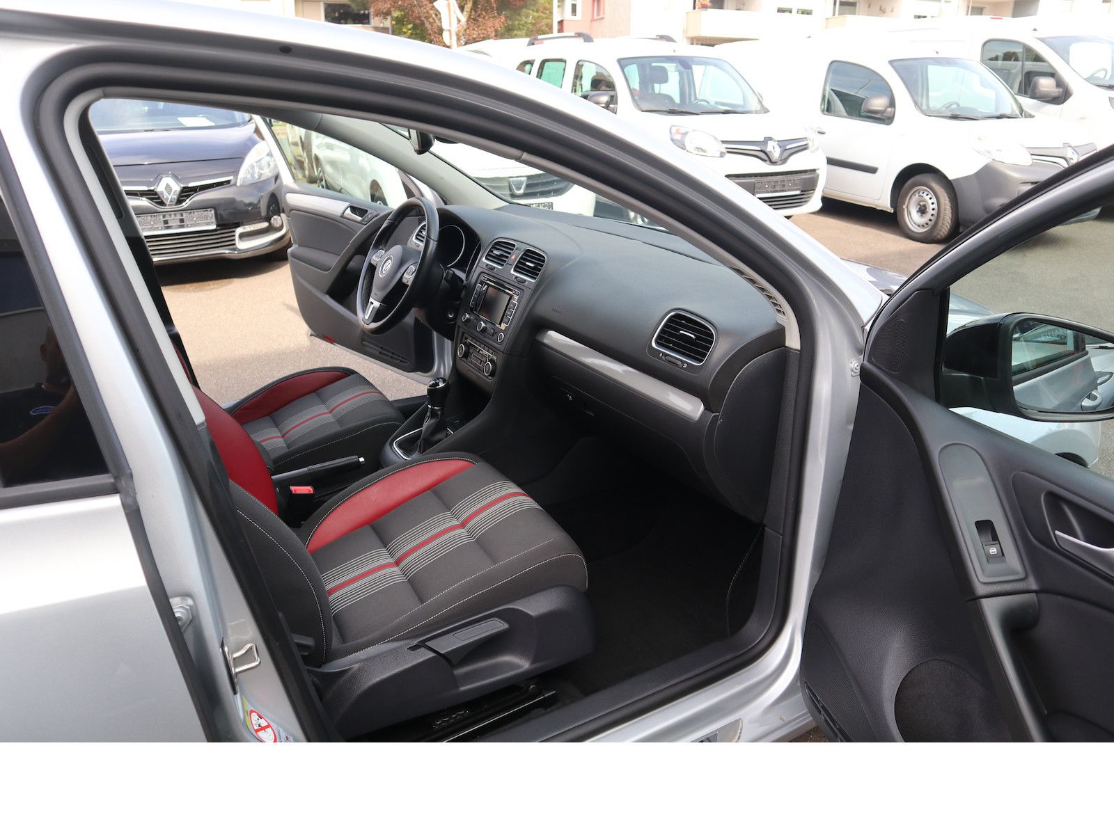 Fahrzeugabbildung Volkswagen Golf Match BlueMotion 1hd Navi Scheckheftgepfleg