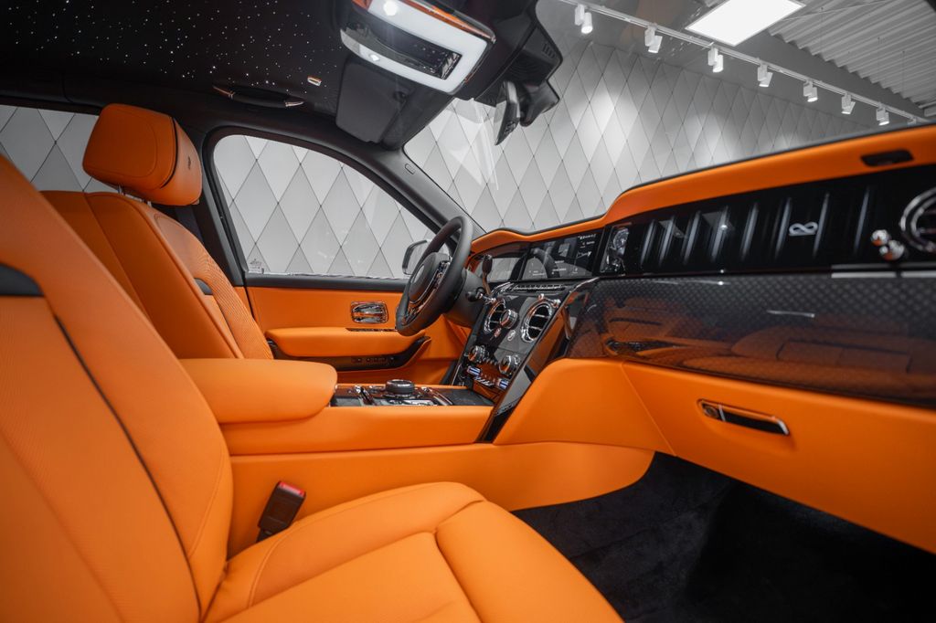 Cullinan BLACK BADGE 2026 GREY/ORANGE STARLIGHT - Bild 12
