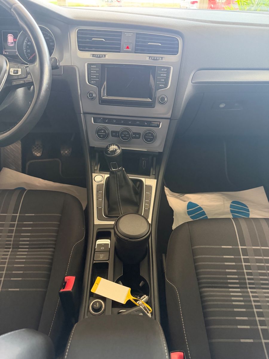 Fahrzeugabbildung Volkswagen Golf VII Lim. Lounge BMT