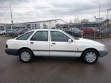 Ford Sierra Automatik - Ford Sierra mit Benzin-Antrieb