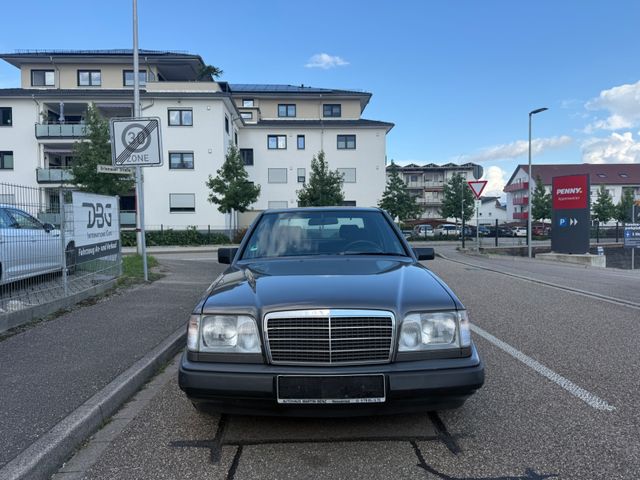 Mercedes-Benz E 230 TÜV NEU / H-Kennzeichen / Automatik