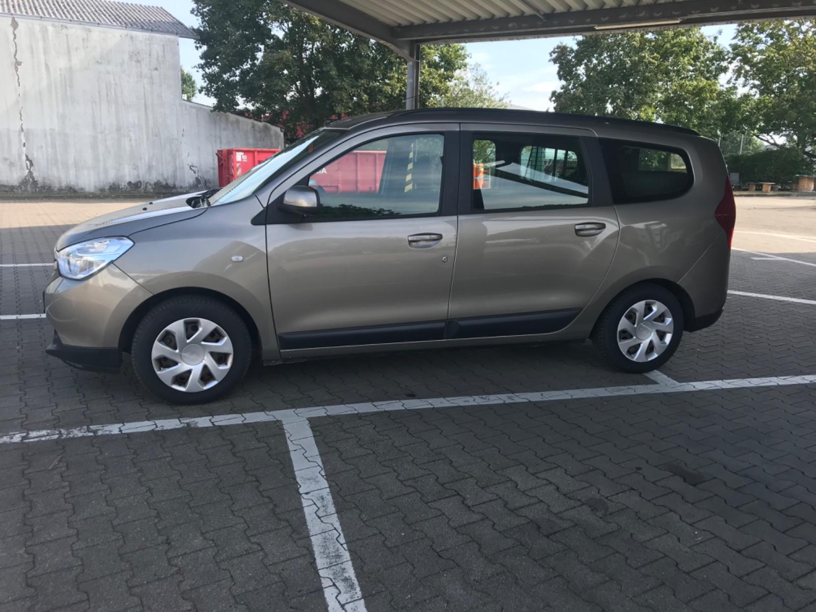Dacia Lodgy 2015 — rear view