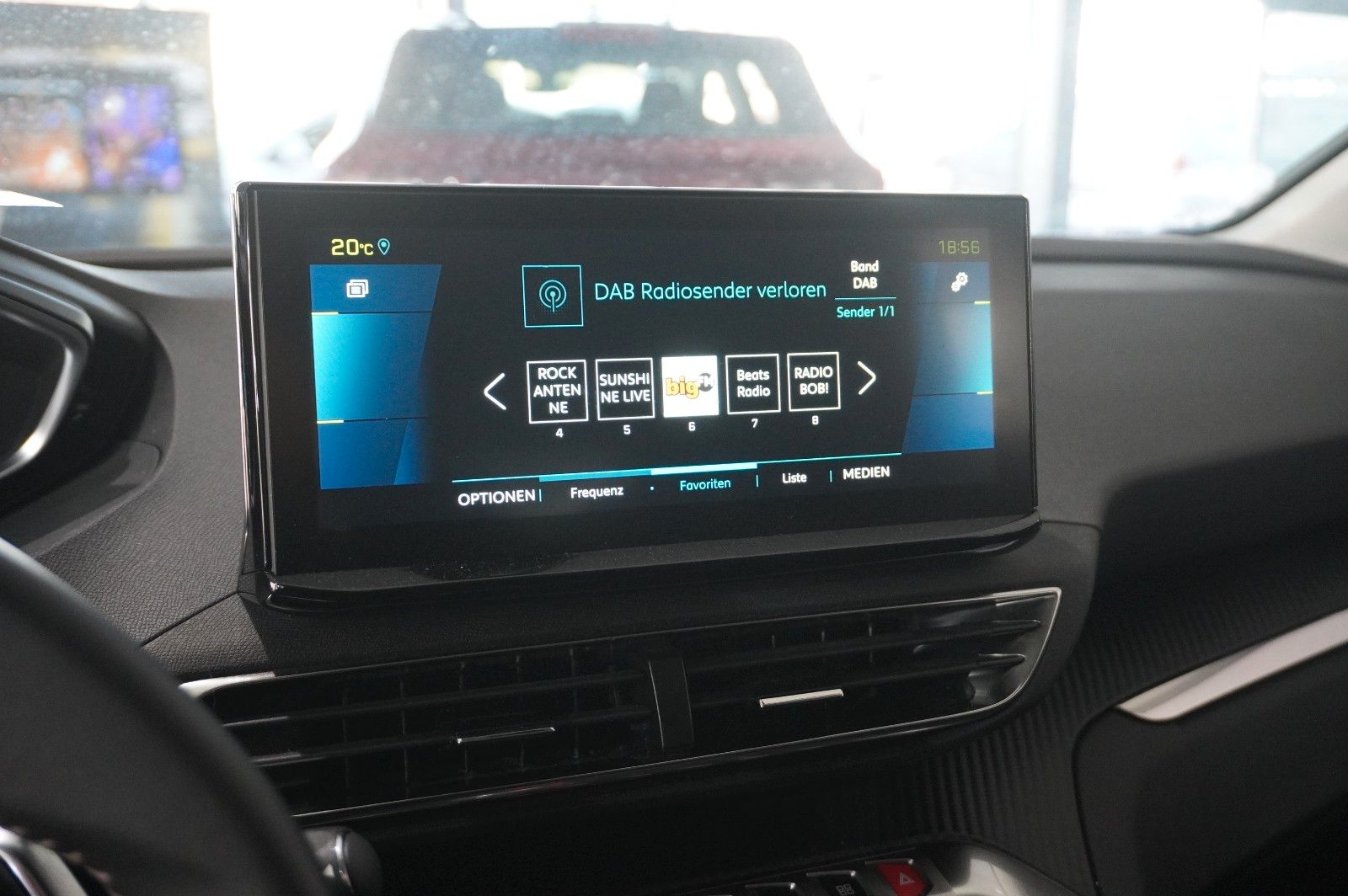 Fahrzeugabbildung Peugeot 3008 Hybrid PHEV ALLURE NAVI/LED/KAMERA/SH/AHK