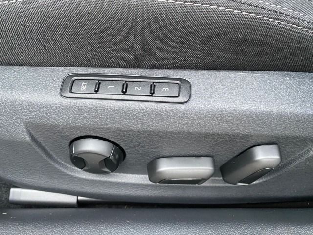 Fahrzeugabbildung SKODA Superb Combi *Matrix*RFK*19Zoll*Side Assist*eHec
