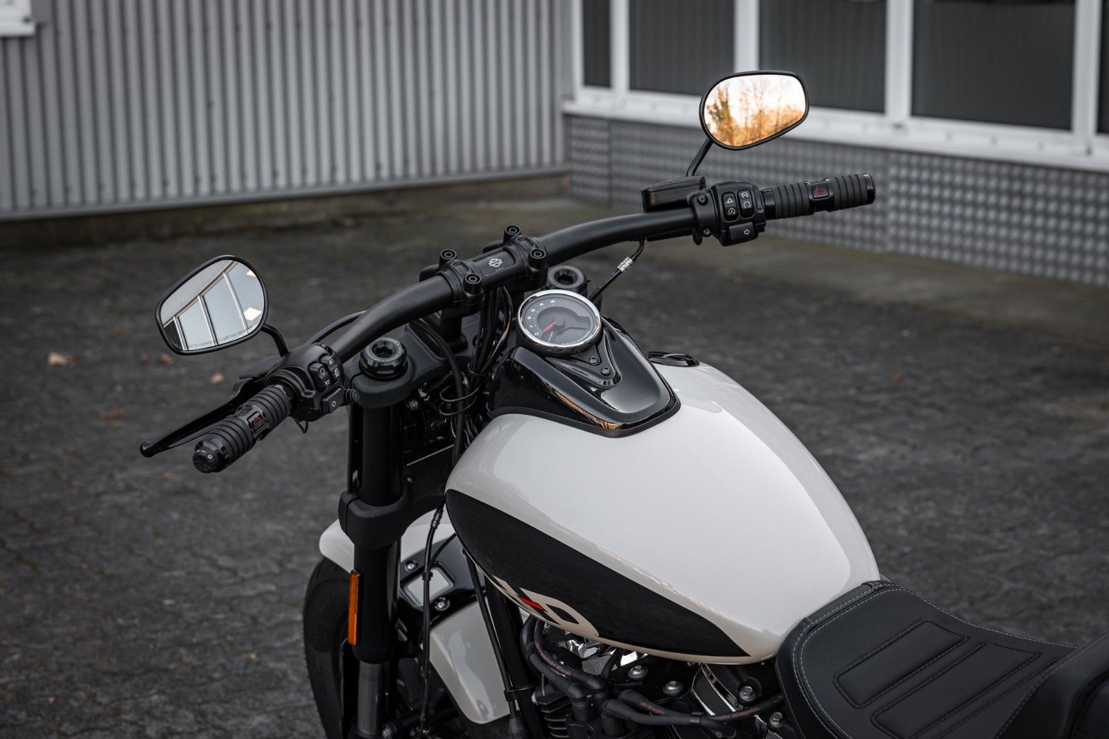 Fahrzeugabbildung Harley-Davidson FXFBS FAT BOB 140 CUI SOFTAIL - TORXSTER  JEKILL