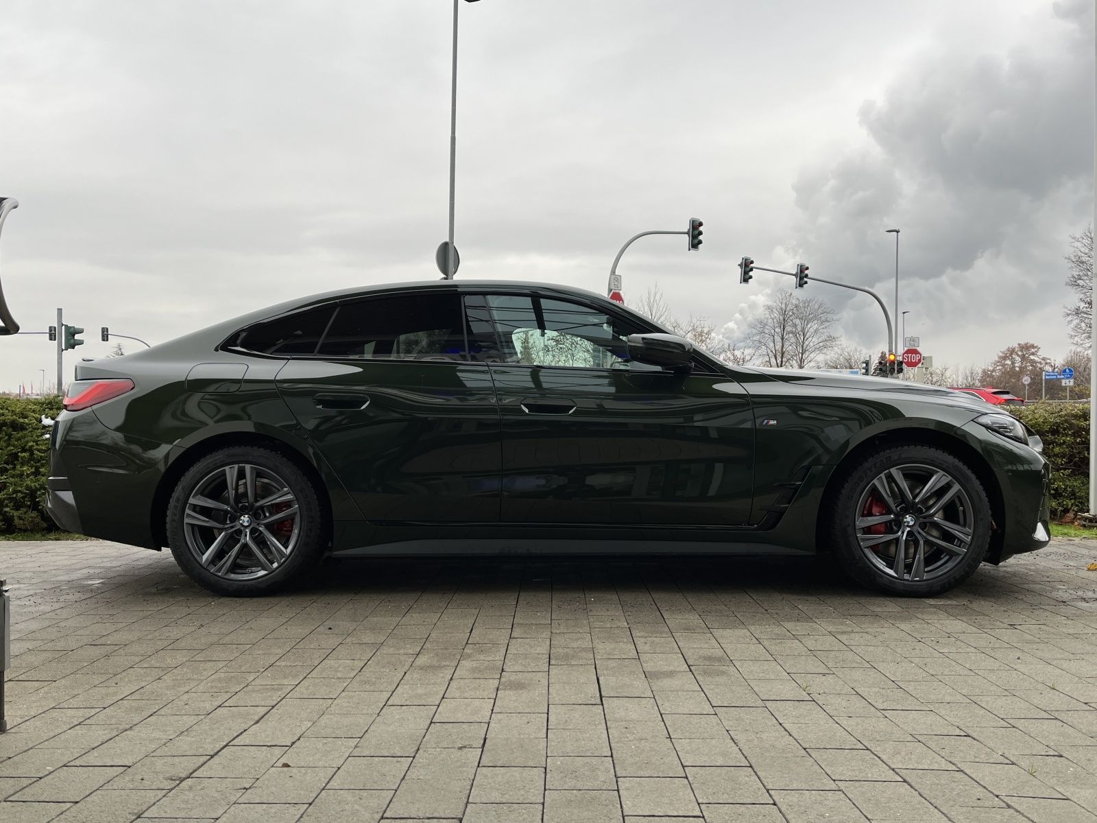 Fahrzeugabbildung BMW i4 eDrive40 GC M-Sport +ParkingAssistent+Komfort