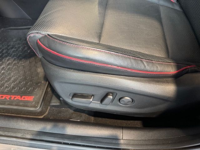 Fahrzeugabbildung Kia Sportage GT-Line AWD JBL AHK 360° ACC