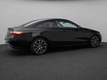 Fahrzeugabbildung Mercedes-Benz E 200 Coupé 9G-Tronic Burmester Kamera DAB Sport