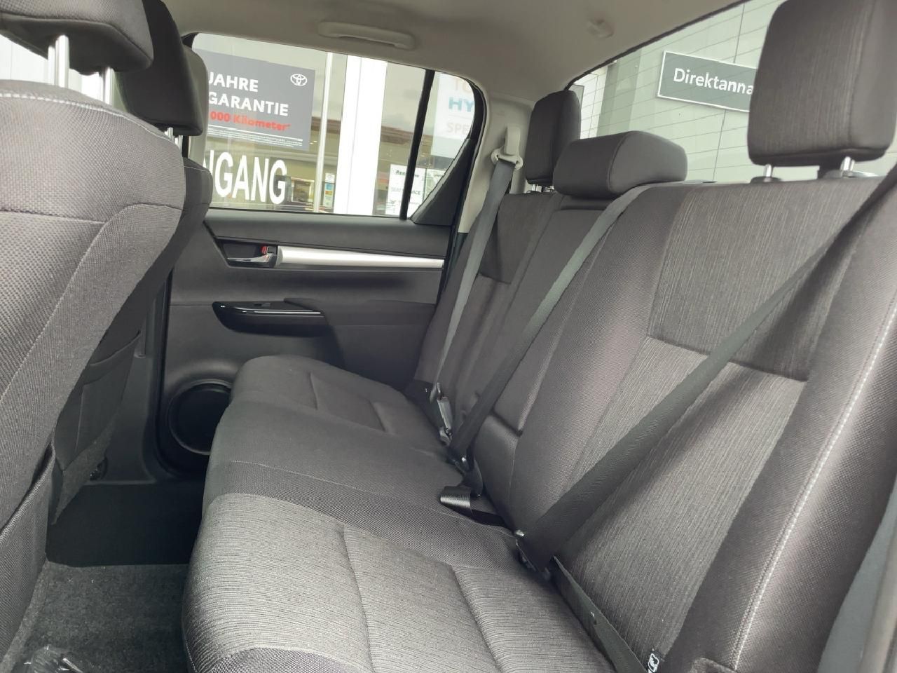 Fahrzeugabbildung Toyota Hilux 2,4 Double Cab Comfort 4x4 +EPH+Navi+AHK+W