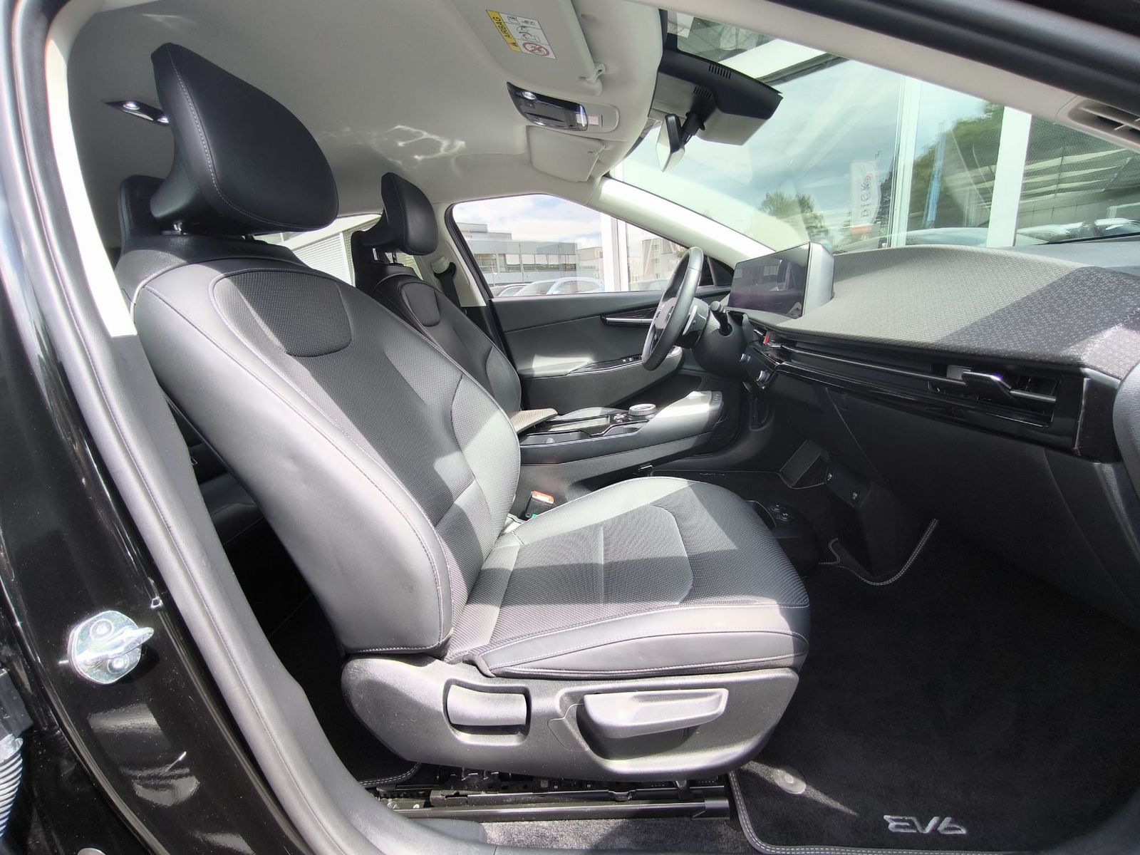 Fahrzeugabbildung Kia EV6 2WD WERKSGAR+NAVI+LED+SHZ+DAB+KAMERA+ACC+19"
