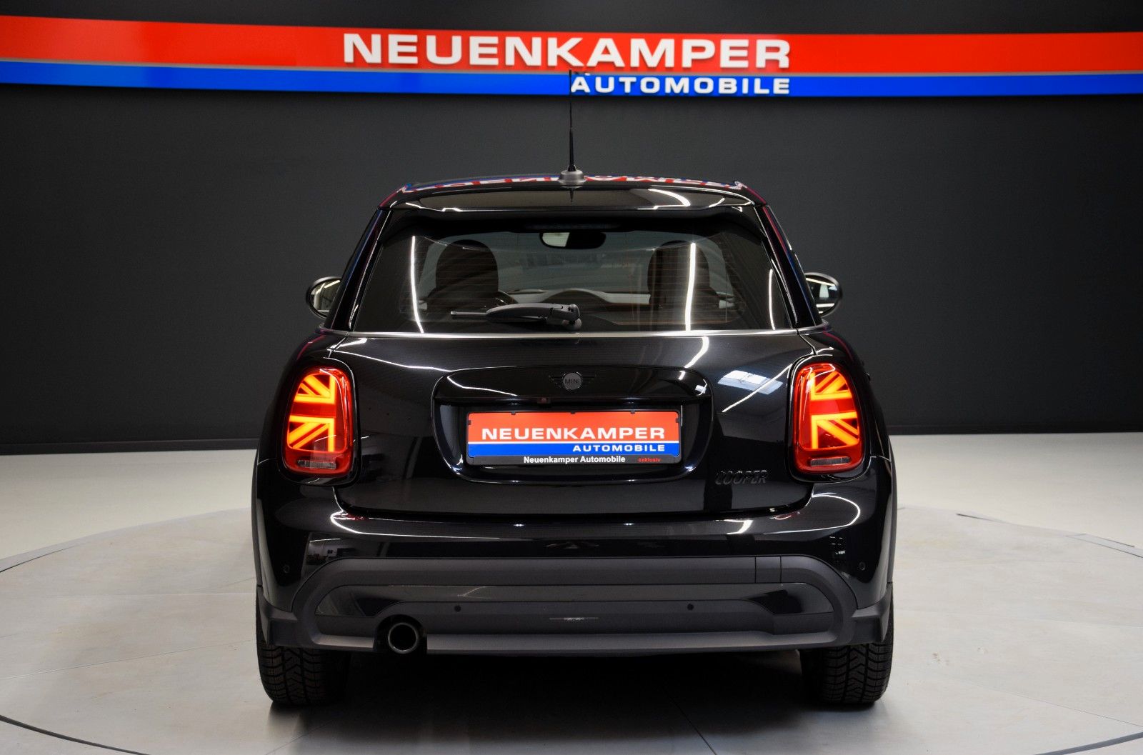 Fahrzeugabbildung MINI Cooper Autom.Mini Yours Trim 5-Tür Premium Extra