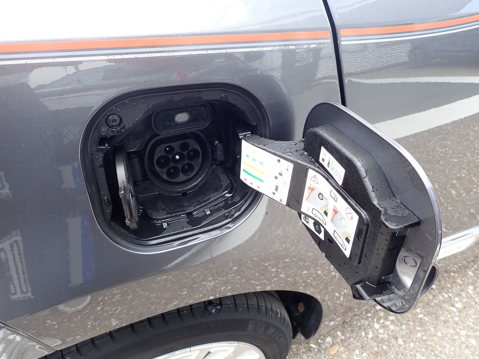 Fahrzeugabbildung Renault Twingo Vibes Electric/22KW/WKR/KAMERA/SH/KLIMA