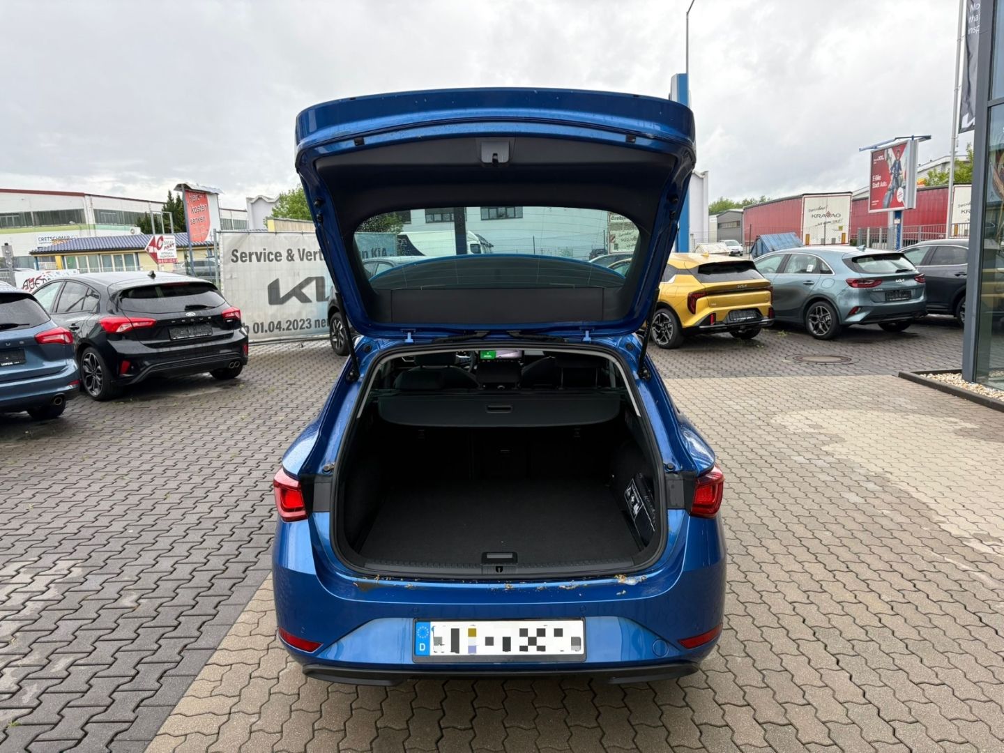 Fahrzeugabbildung SEAT Leon Sportstoure Road Edition VerkehrszeichenERK