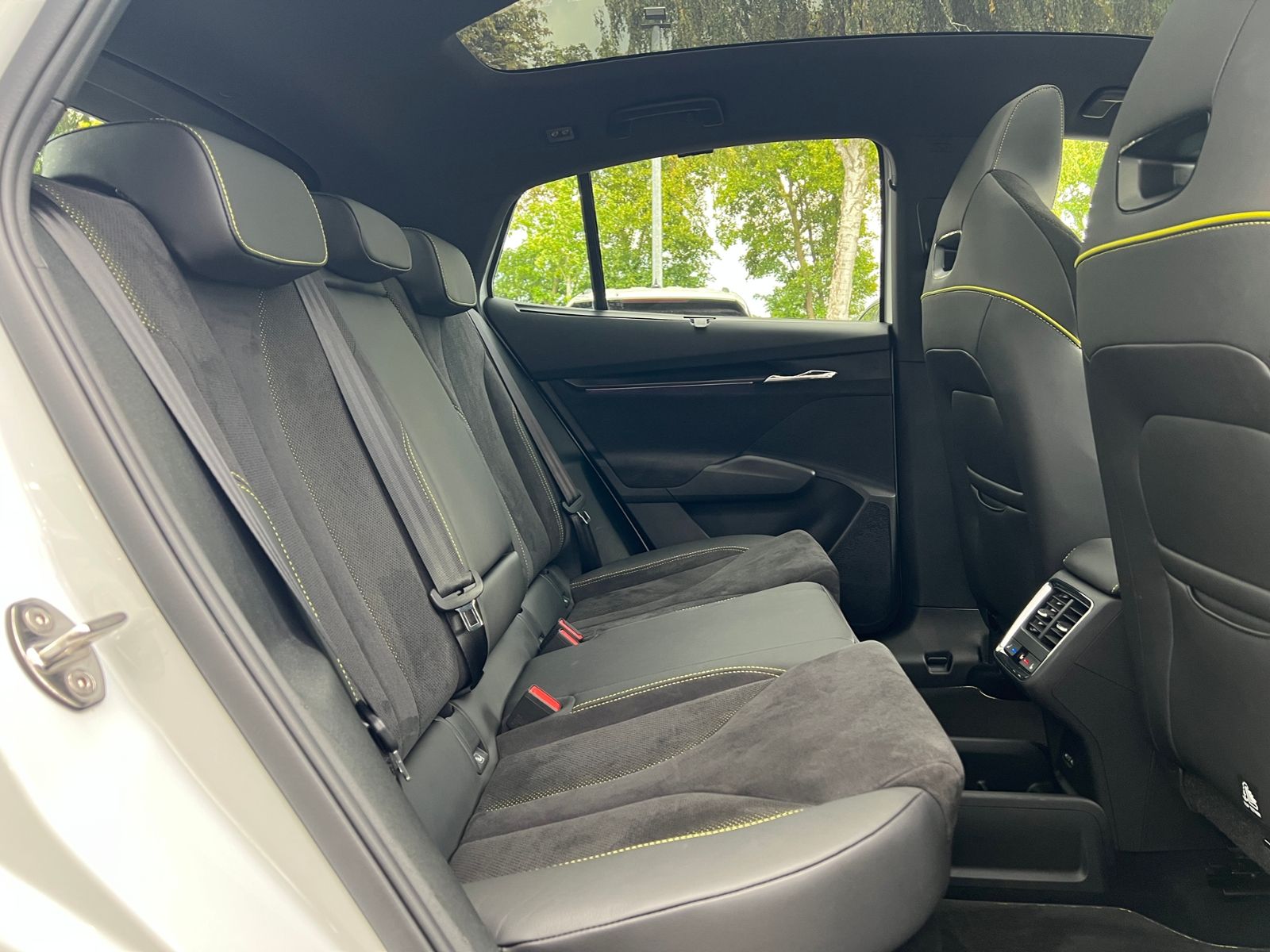 Fahrzeugabbildung SKODA Enyaq iV Coupé RS Lounge *Vorb. AHK,Panorama,LED