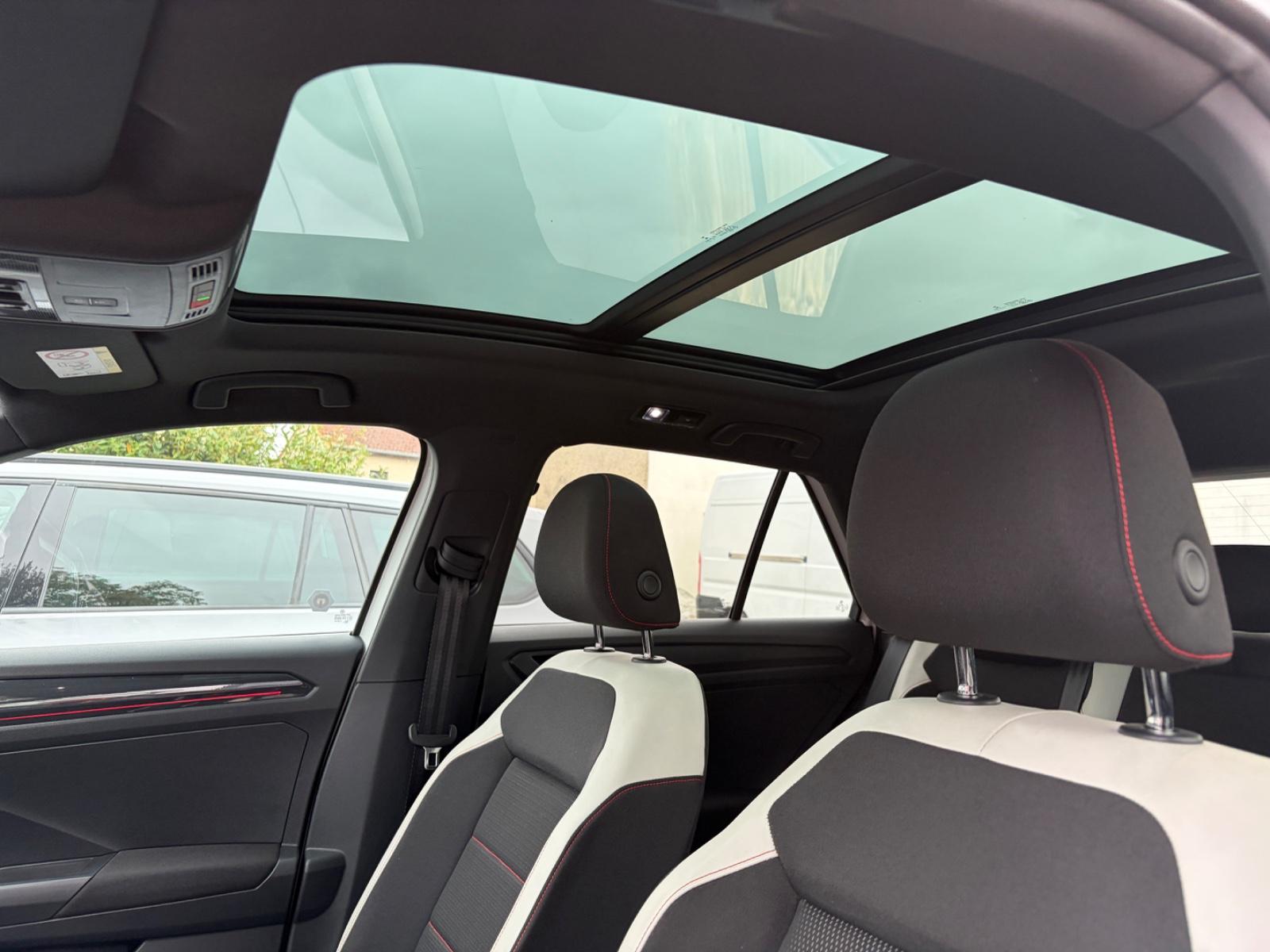 Volkswagen T-Roc Sport 4Motion+AUTOM+NAVI+TEMPOM.+PANOD.+++