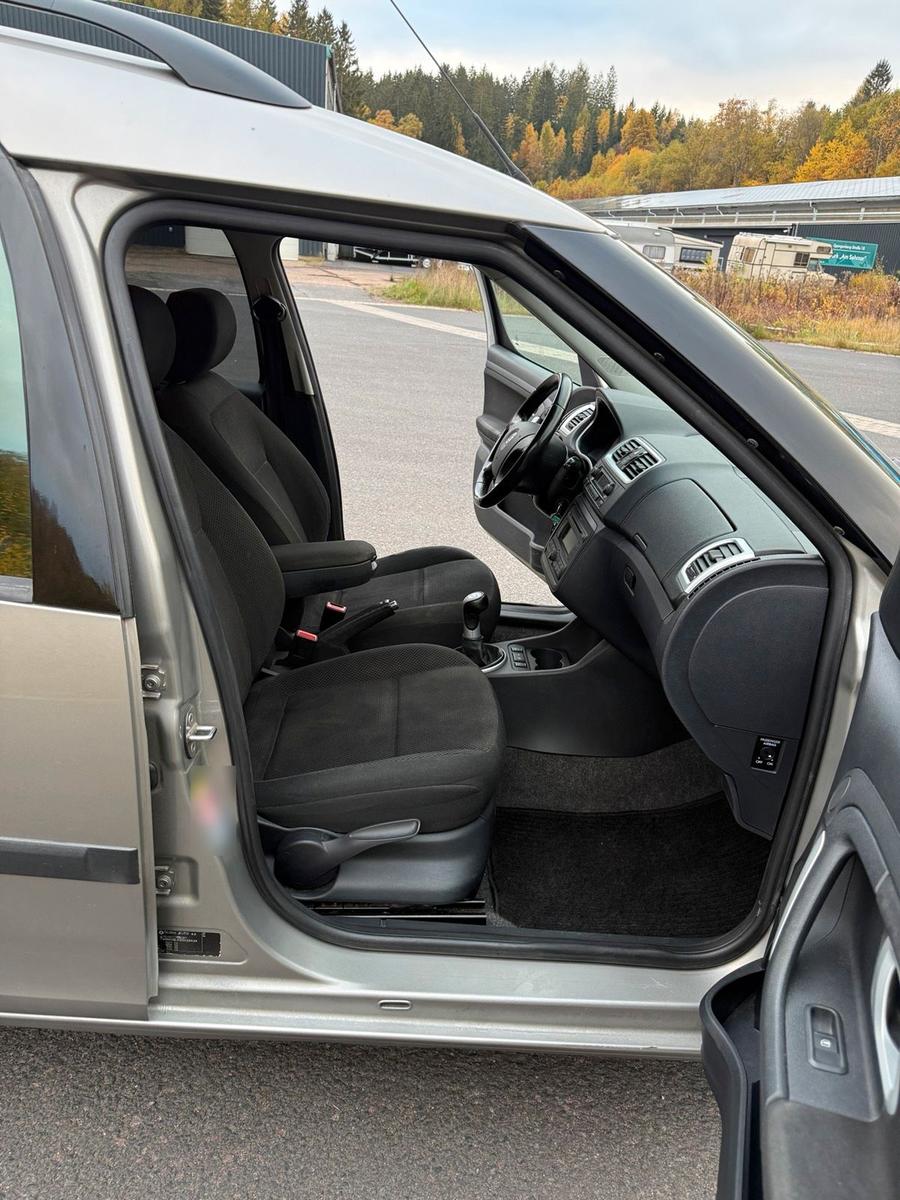 Skoda Roomster 2008 — photo 12