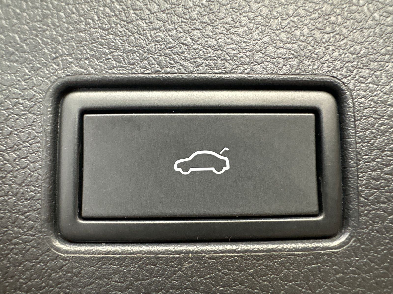 Fahrzeugabbildung Volkswagen Passat Variant 2.0 TDI DSG Business NAV+LED