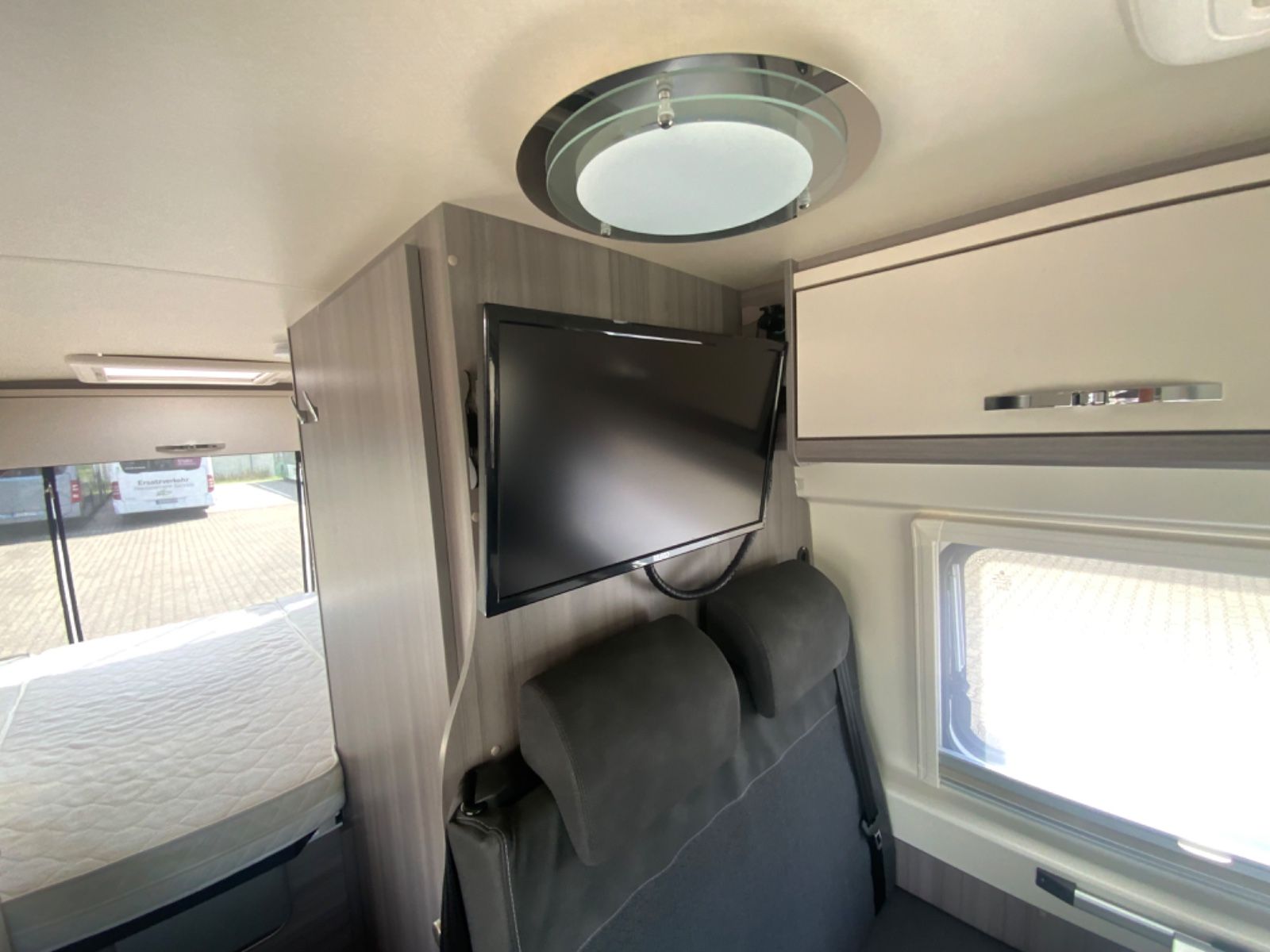 Fahrzeugabbildung Hobby Vantana on Tour ** TV etc.
