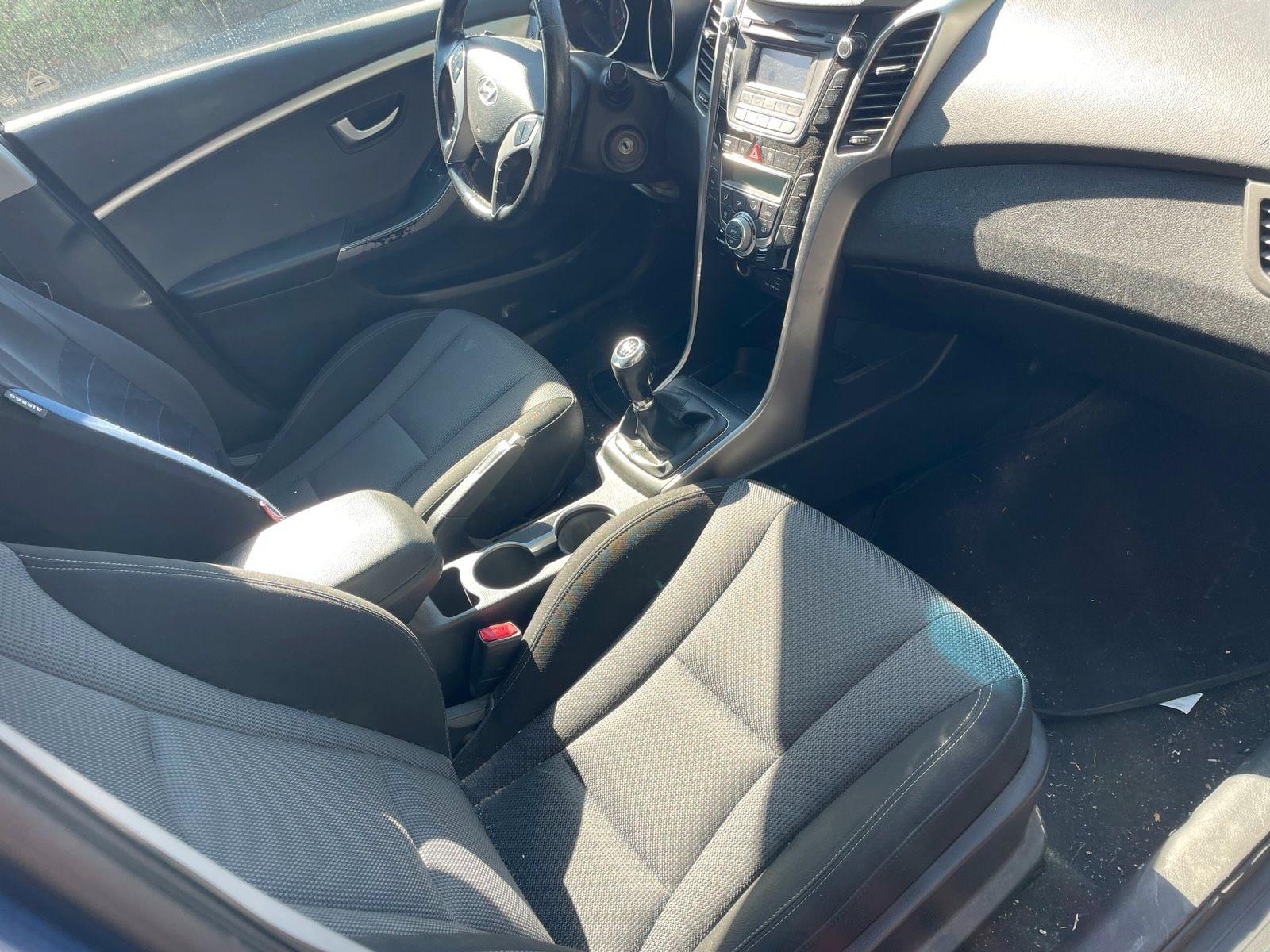 Hyundai i30 2013 — photo 9