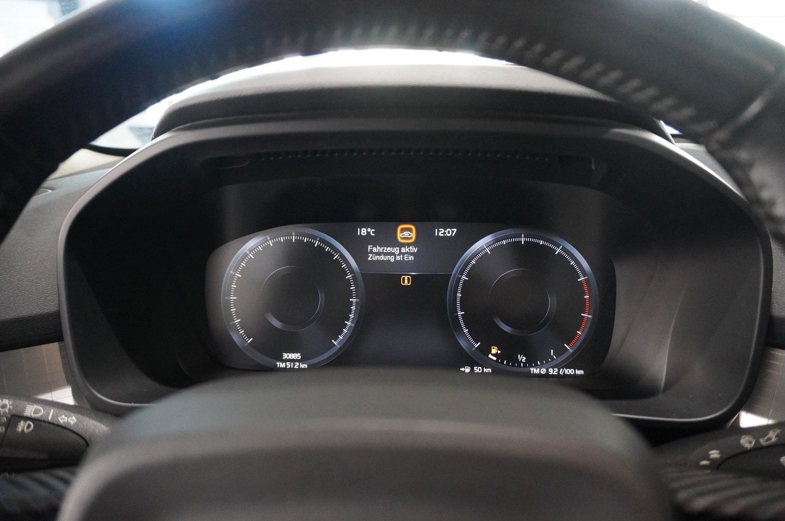 Fahrzeugabbildung Volvo XC40 T3 Momentum Pro LED/NAVI/LEDER/AHK/CAM