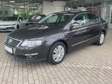 Volkswagen Passat 2.0 TDI DPF DSG 125kW Highline - Volkswagen Passat aus 2009: TDI