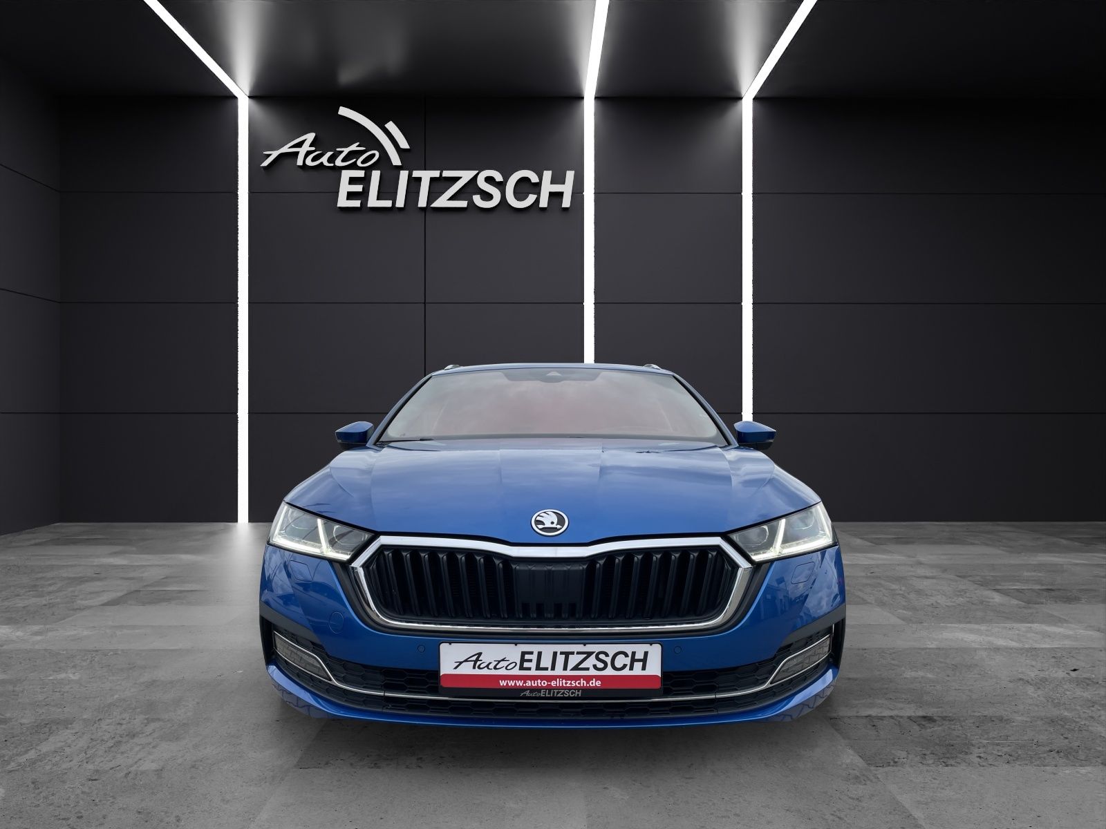 Fahrzeugabbildung SKODA Octavia Combi TSI Style Matrix Navi Pano HUD Led