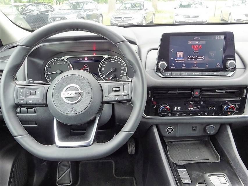 Fahrzeugabbildung Nissan Qashqai 1,3 DIG-T Xtronic Acenta