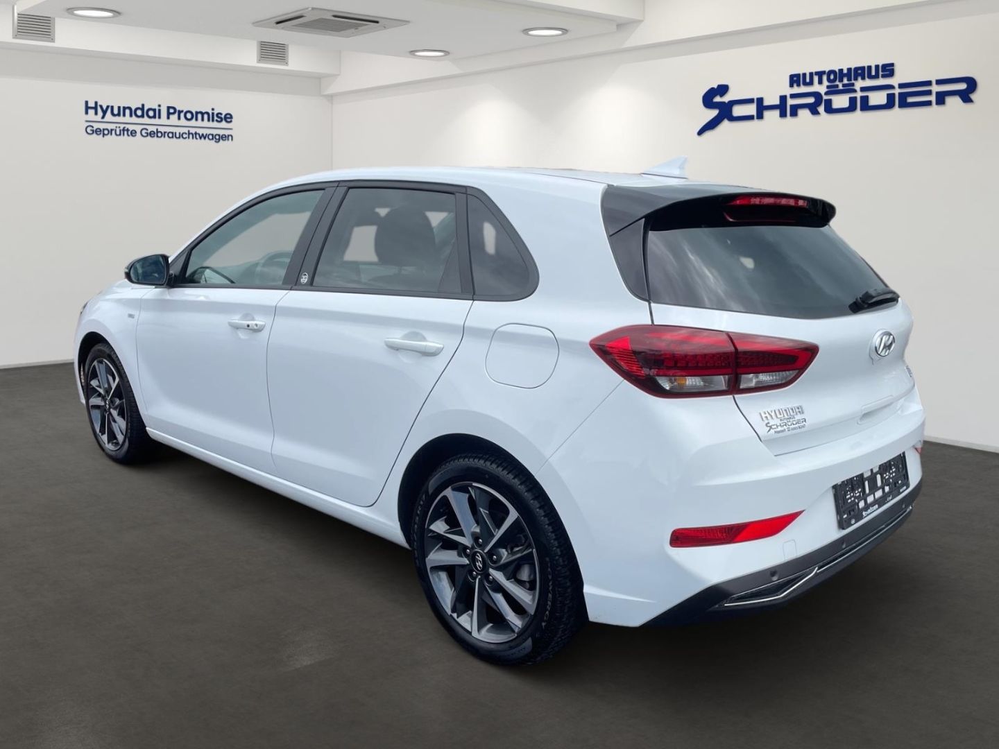 Fahrzeugabbildung Hyundai i30 1.5T Mild-Hybrid Edition 30 Plus Sitzheizung