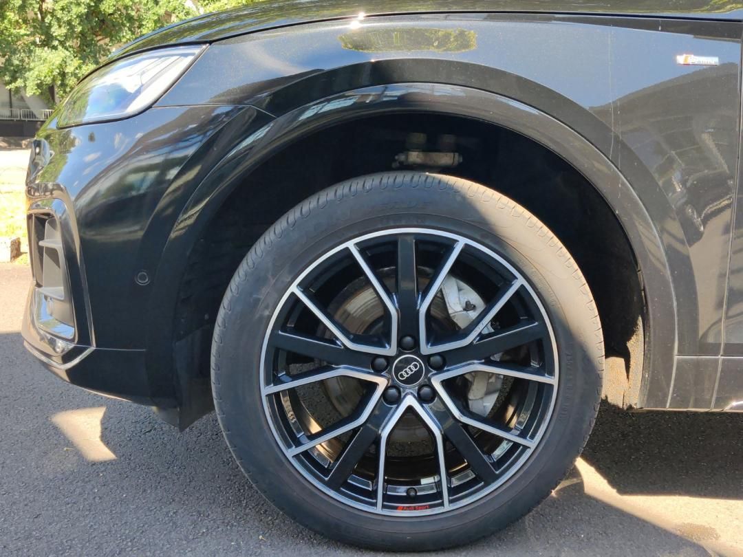 Fahrzeugabbildung Audi Q5 Sportback 2x S-Line 40 TDI quattro Leder Head