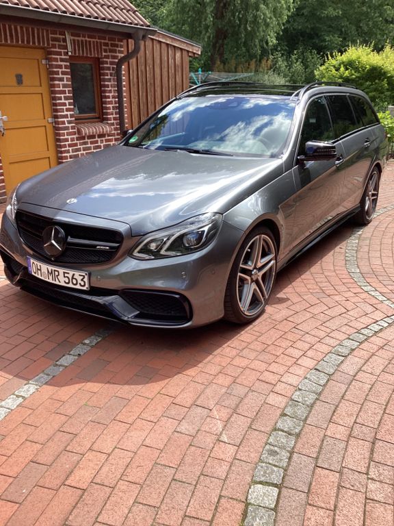 Mercedes-Benz E 63 AMG