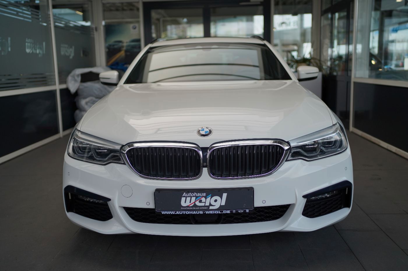 Fahrzeugabbildung BMW 530d xDrive M Sport Standheizung+PanoramaGlasdac