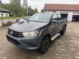 Toyota Hilux Extra Cab Duty 4x4 - graue Toyota Hilux