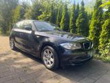 BMW 116i schwarz, unfallfrei, PDC, Freisprech - BMW 116