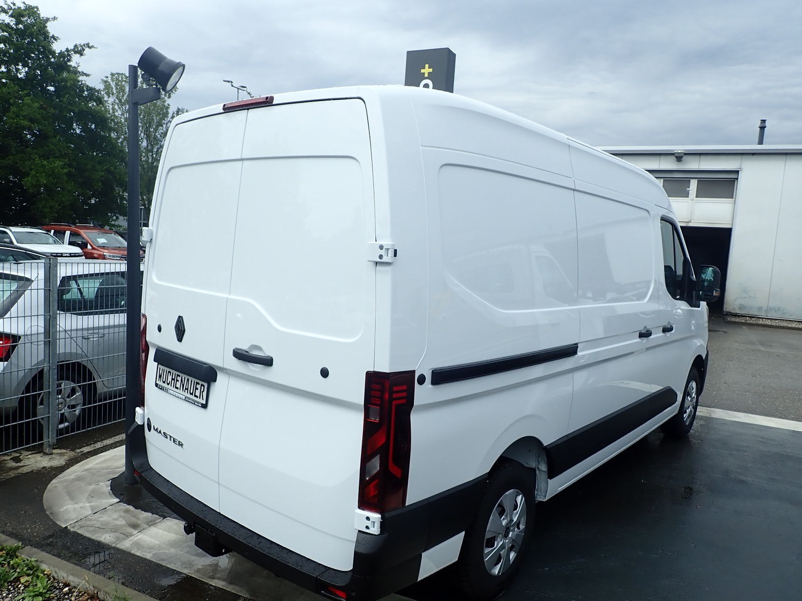 Fahrzeugabbildung Renault Master Kastenwagen FWD Kasten extra L2H2 3,5t Bl