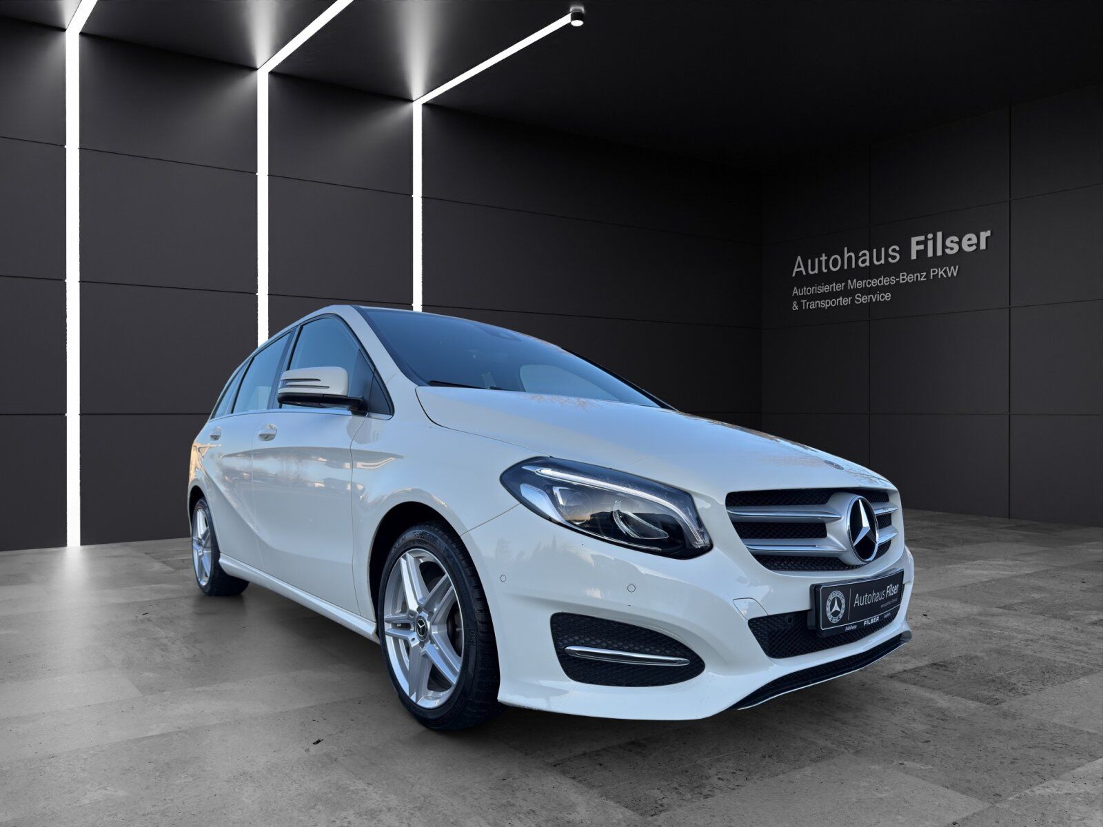 MERCEDES-BENZ B180*Urban*Navi*AHK*SHZ*LED* Tempomat*Automatik*