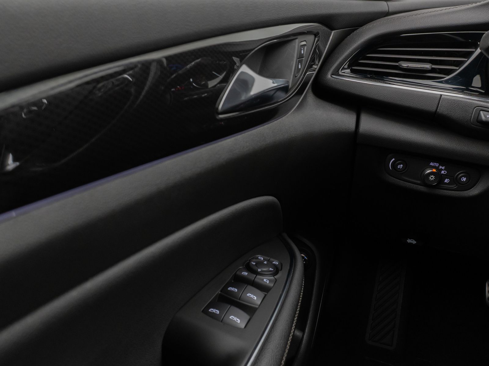 Fahrzeugabbildung Opel Insignia B Sports Tourer GS Line Plus 4x4 Kamera