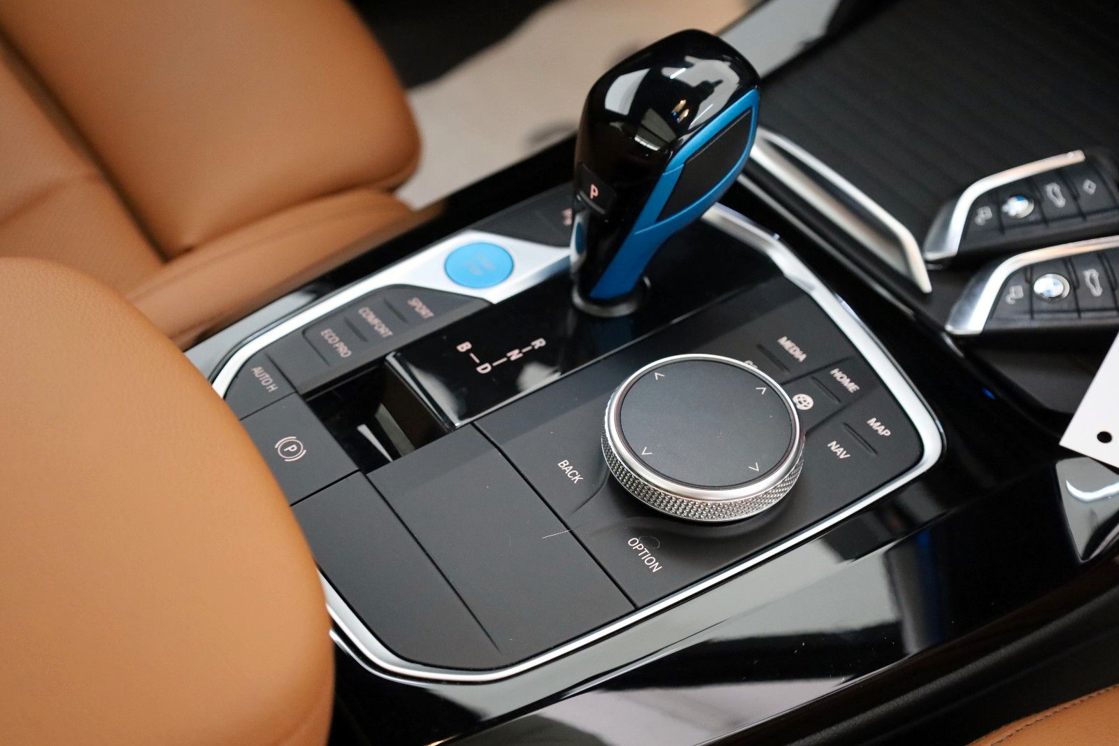Fahrzeugabbildung BMW iX3 Inspiring/M Sport Leder,Navi,LED,Panor.,ACC