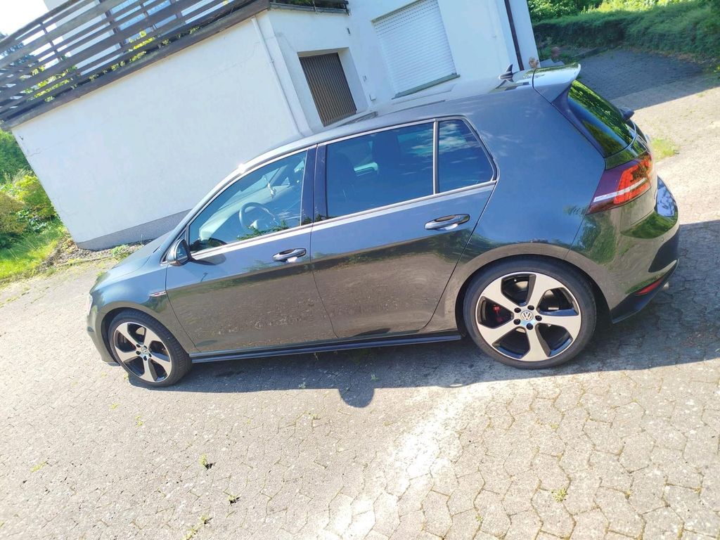 Image of Volkswagen Golf