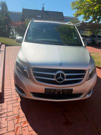 Mercedes V 220 - 8