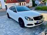 Mercedes-Benz C Coupé 220 - Mercedes-Benz 220: Coupe