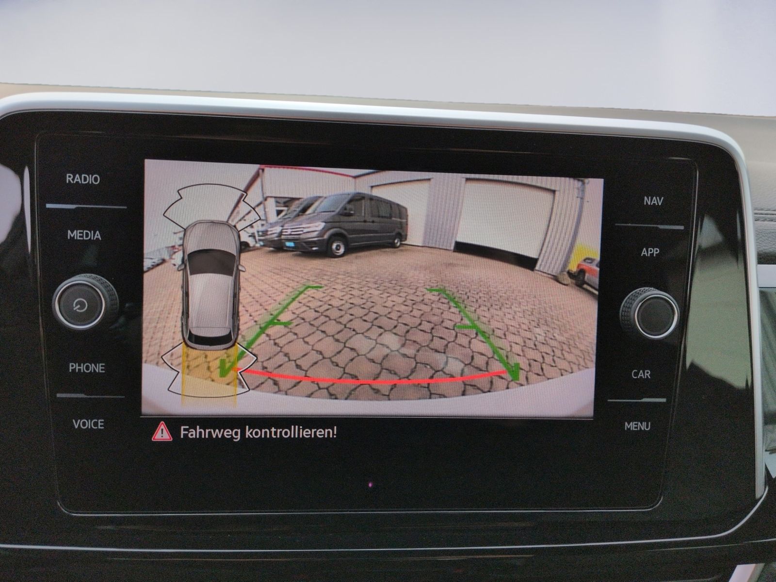 T-Roc 1.0 TSI R-Line Kamera+NAVI+APP+SHZ