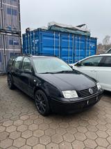 Volkswagen Bora 2.3 Variant  - schwarze Volkswagen Bora