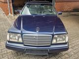 Mercedes-Benz 220 CE, Automatik, Leder, Schiebedach, 1. Hand - Mercedes-Benz 220 Gebrauchtwagen
